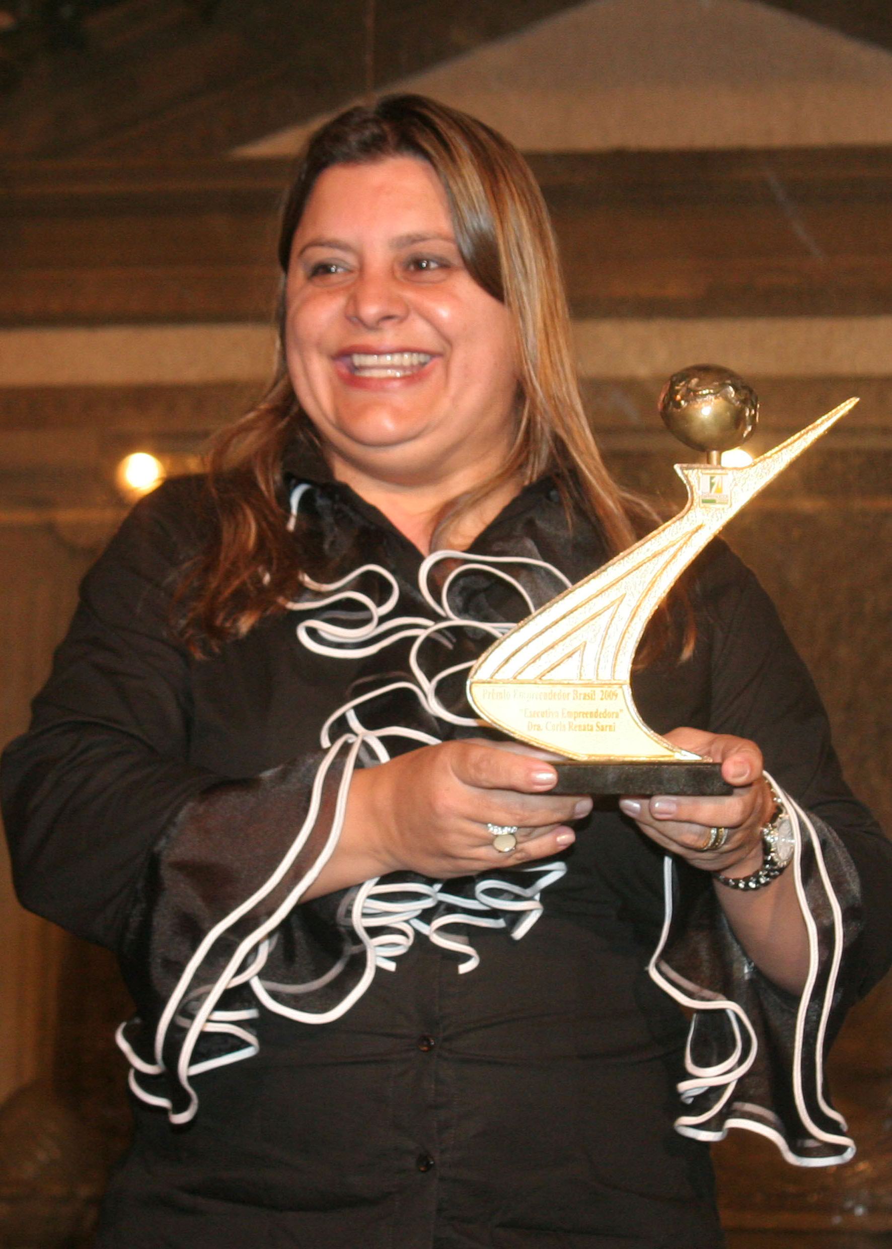 Dra. Carla Renata Sarni - fundadora do grupo Sorridents.