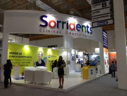 foto sorridents stand