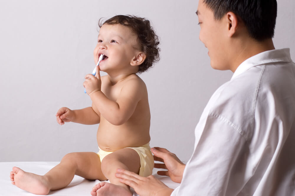 dentista infantil qual o momento de levar o bebe para uma consulta